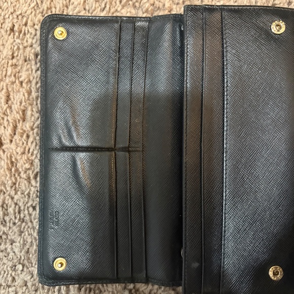 Prada Wallet - Picture 2 of 4